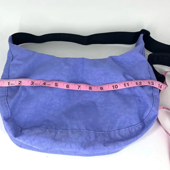 Baggu Hello Kitty Blue Embroidered Medium Crescent Crossbody Bag Pre Owned - Picture 7 of 7